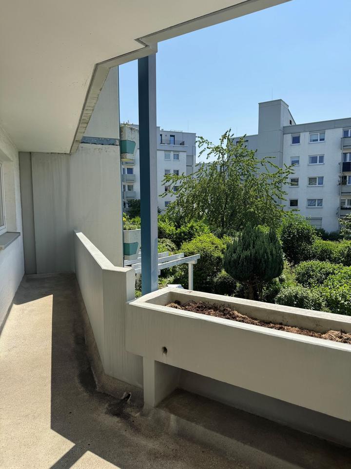 Moderne möblierte 3-Zimmer-Wohnung mit Balkon 3 zimmer