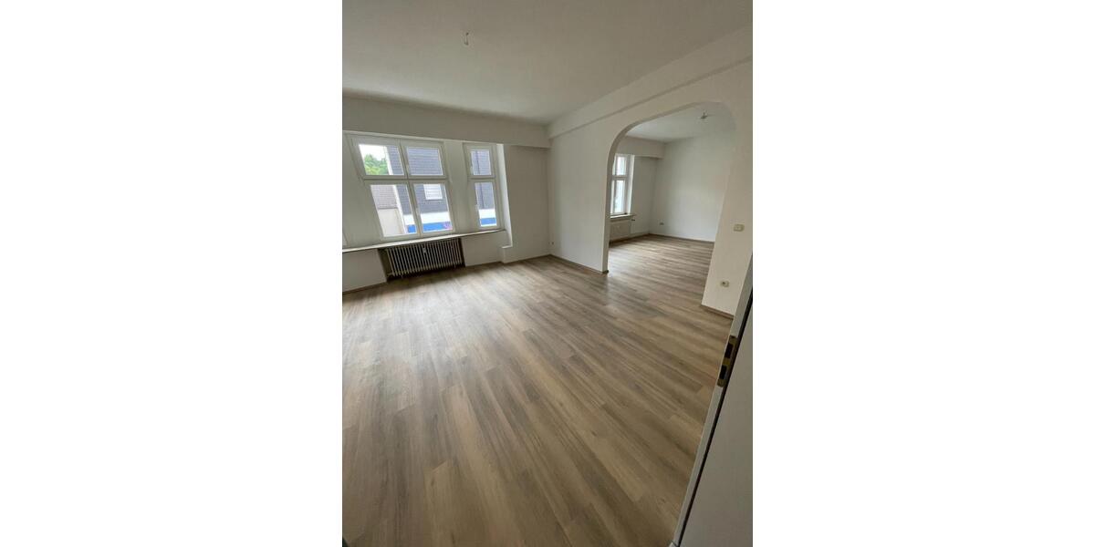 Etagenwohnung Essen Stadtbezirk VIII - 5 Zimmer, 150 m&sup2;, 1.680&euro; | Angebot:25363545