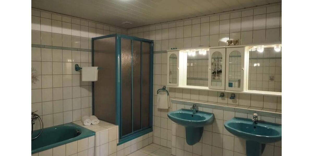 Bauernhaus, Landhaus Nesse-Apfelstädt Apfelstädt - 6 Zimmer, 200 m&sup2;, 1.200&euro; | Angebot:24717581