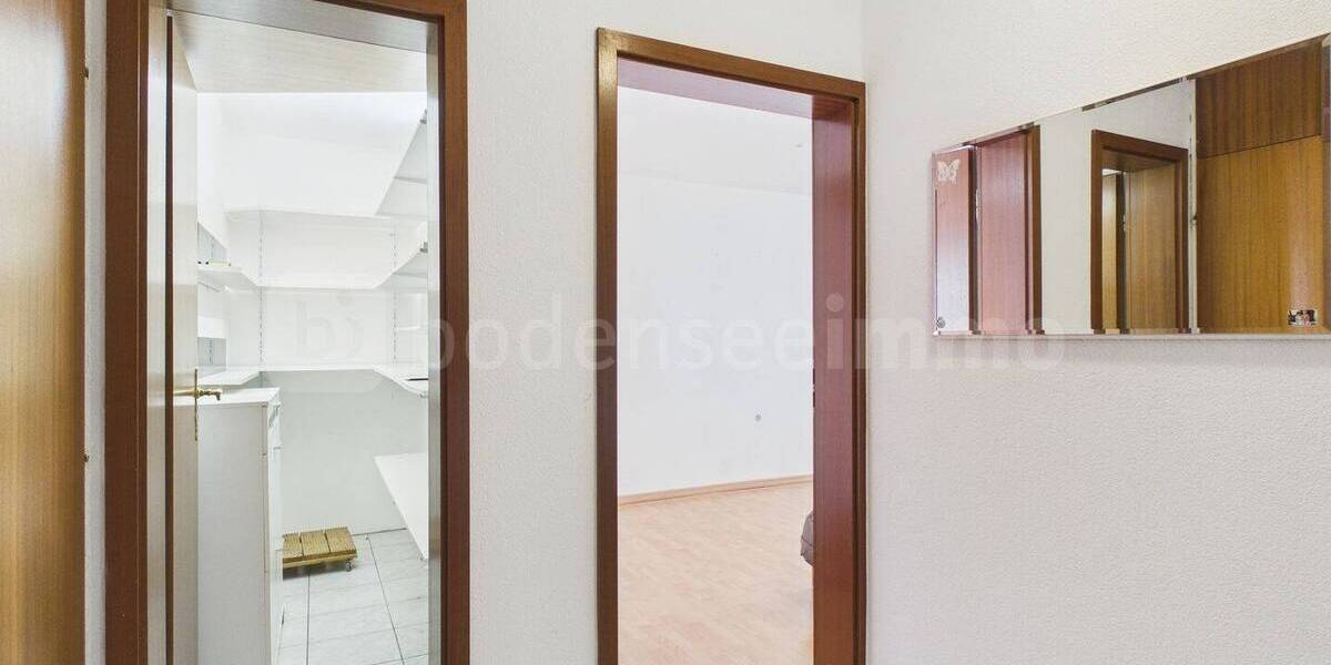 Etagenwohnung Singen Südstadt - 2 Zimmer, 63 m&sup2;, 730&euro; | Angebot:26331775