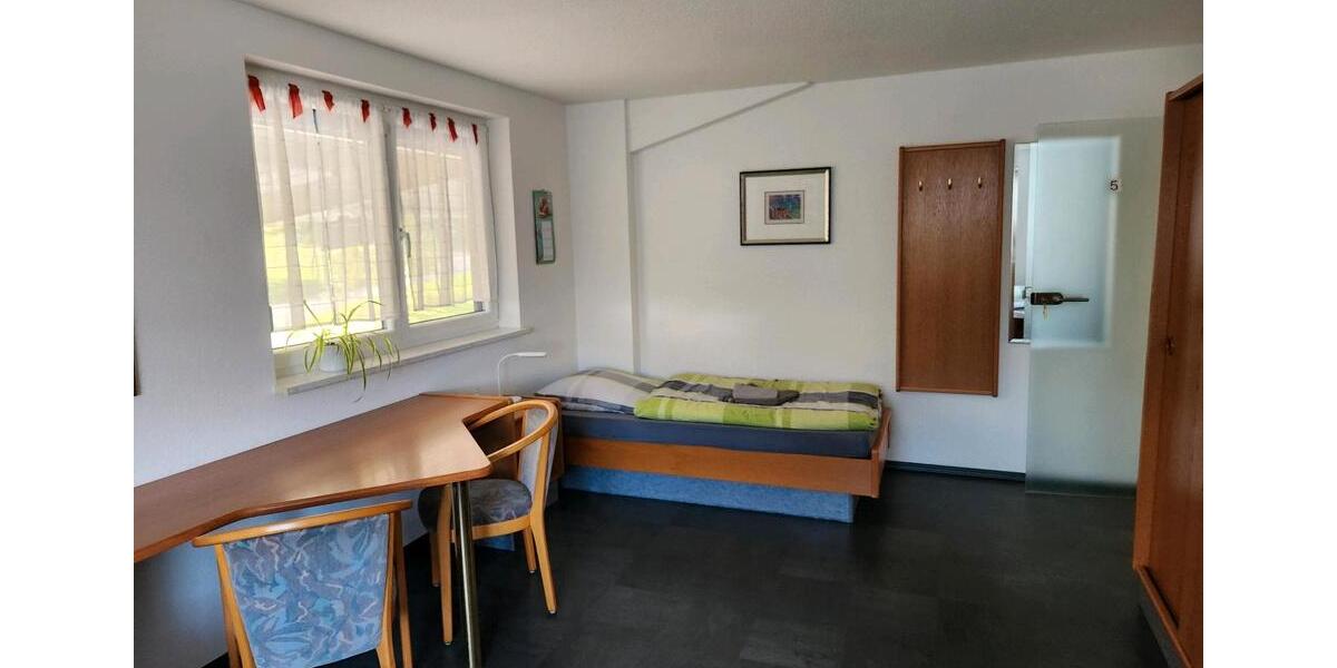Wohnen auf Zeit Rosenberg - 10 Zimmer, 100 m&sup2;, 25&euro; | Angebot:23082906