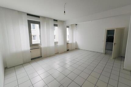 Helle, renovierte 2-Zimmer-Wohnung mit Garten – Essen Zentrum zimmer