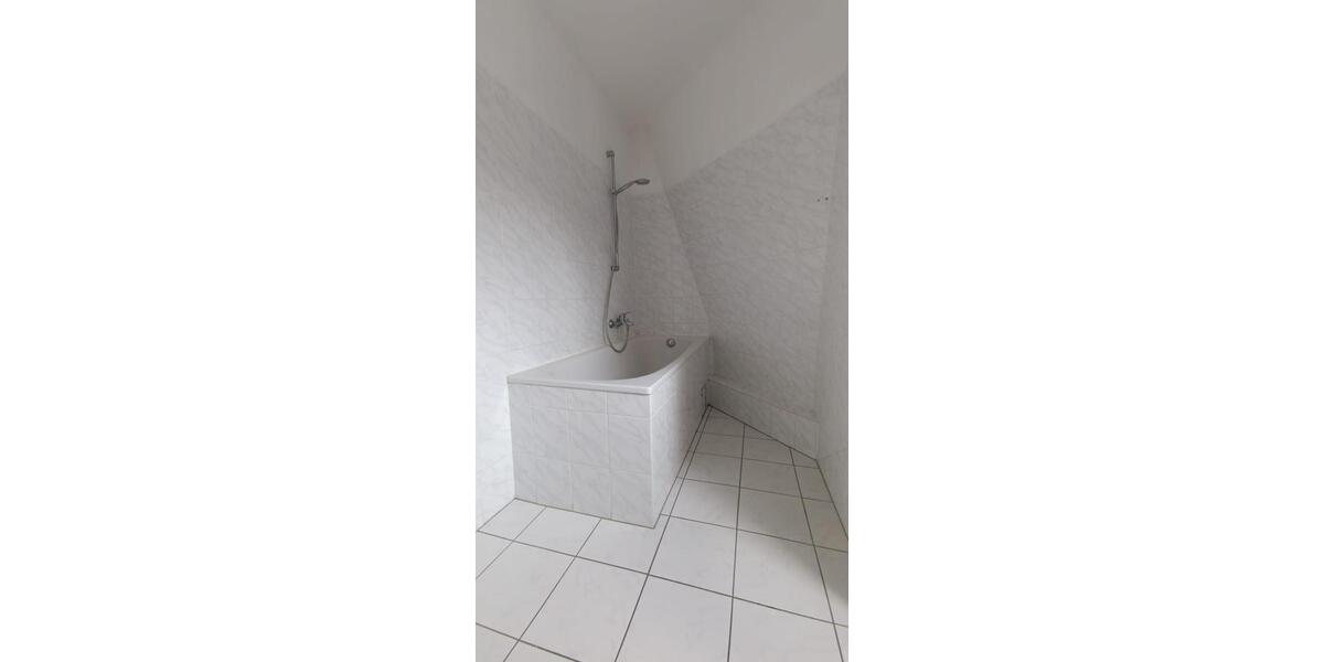 Dachgeschoßwohnung Wuppertal - 4 Zimmer, 97 m&sup2;, 896&euro; | Angebot:26648399