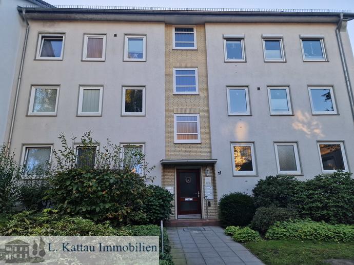 M 21 ST.MAGNUS- sanierte 3 Zimmerwohnung im 1. Obergeschoss mit einem Balkon- zimmer
