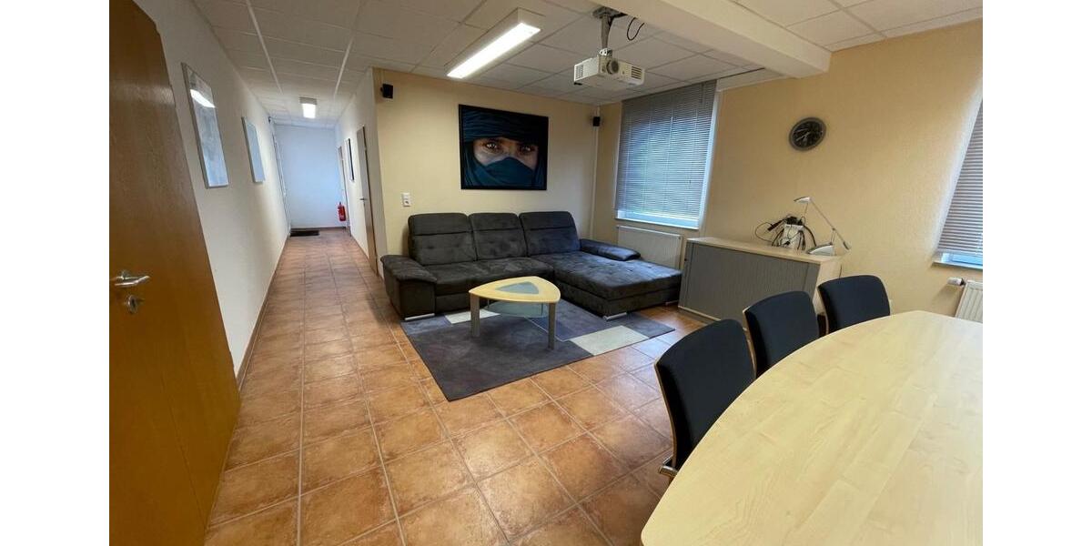 Büro mit Lagerfläche - Gewerbefläche - Schulungs- und Übungsraum zimmer