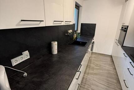 ein Zimmer in einer neuen Wohnung 1 zimmer