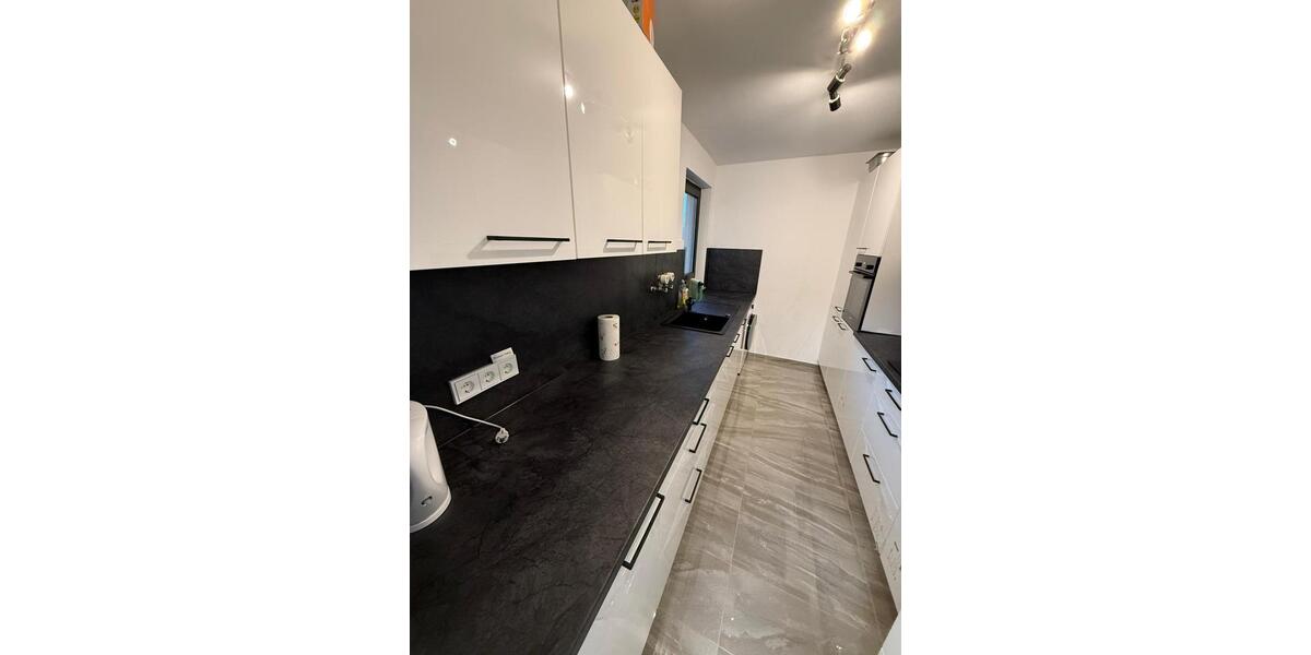 ein Zimmer in einer neuen Wohnung 1 zimmer