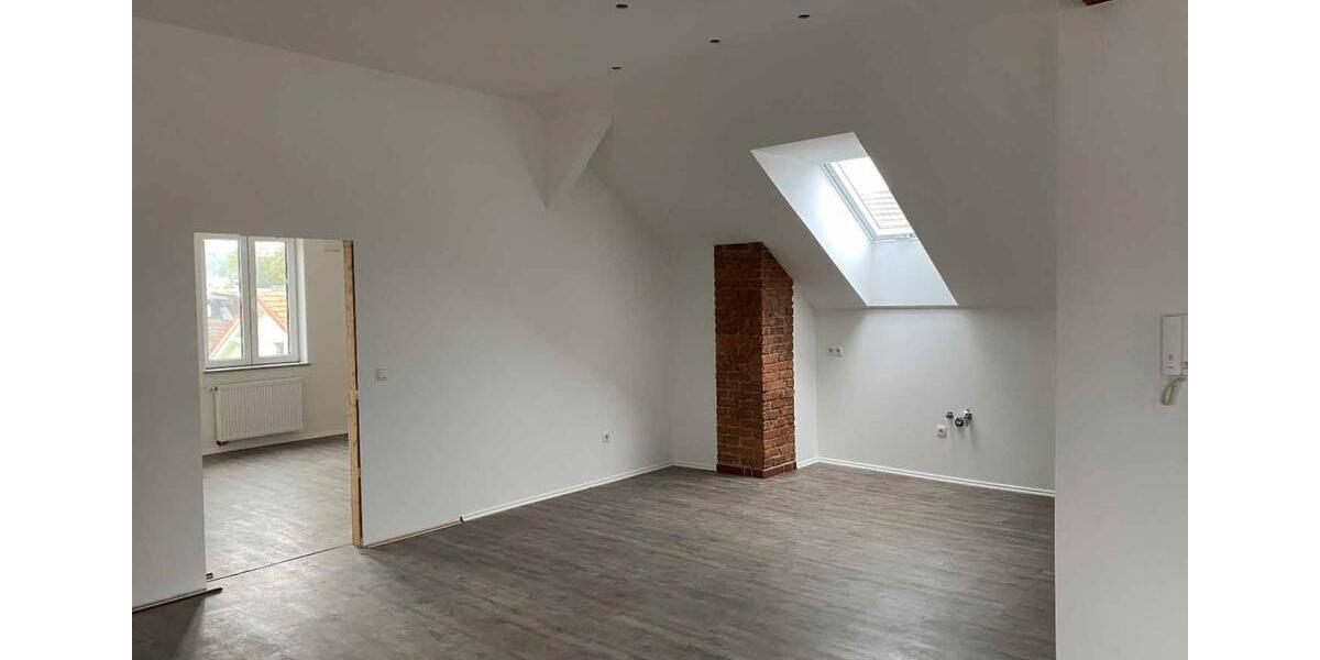 Dachgeschoßwohnung Zachenberg - 3 Zimmer, 1.350&euro; | Angebot:25370227