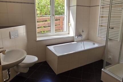 Wohnung Großschirma - 4 Zimmer, 74 m&sup2;, 475&euro; | Angebot:26432015