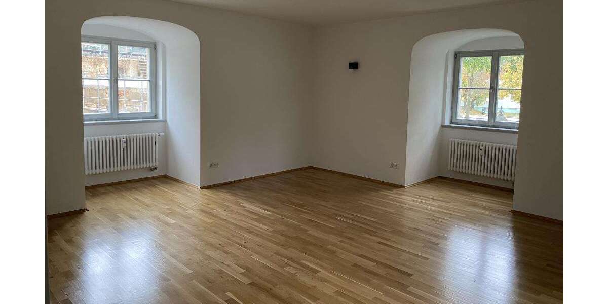 Etagenwohnung Pirna - 4 Zimmer, 125 m&sup2;, 1.060&euro; | Angebot:26072037