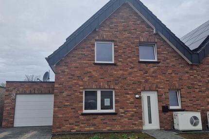 Doppelhaushälfte Goch-Nierswalde mit Garten und 2 Garagen Neubau zimmer