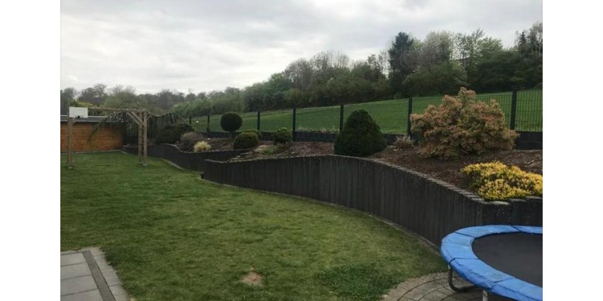 Einfamilienhaus Nentershausen - 7 Zimmer, 211 m&sup2;, 1.600&euro; | Angebot:24784670