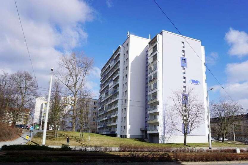 Wohnung zum Mieten in Plauen 226,92 € 35.68 m²