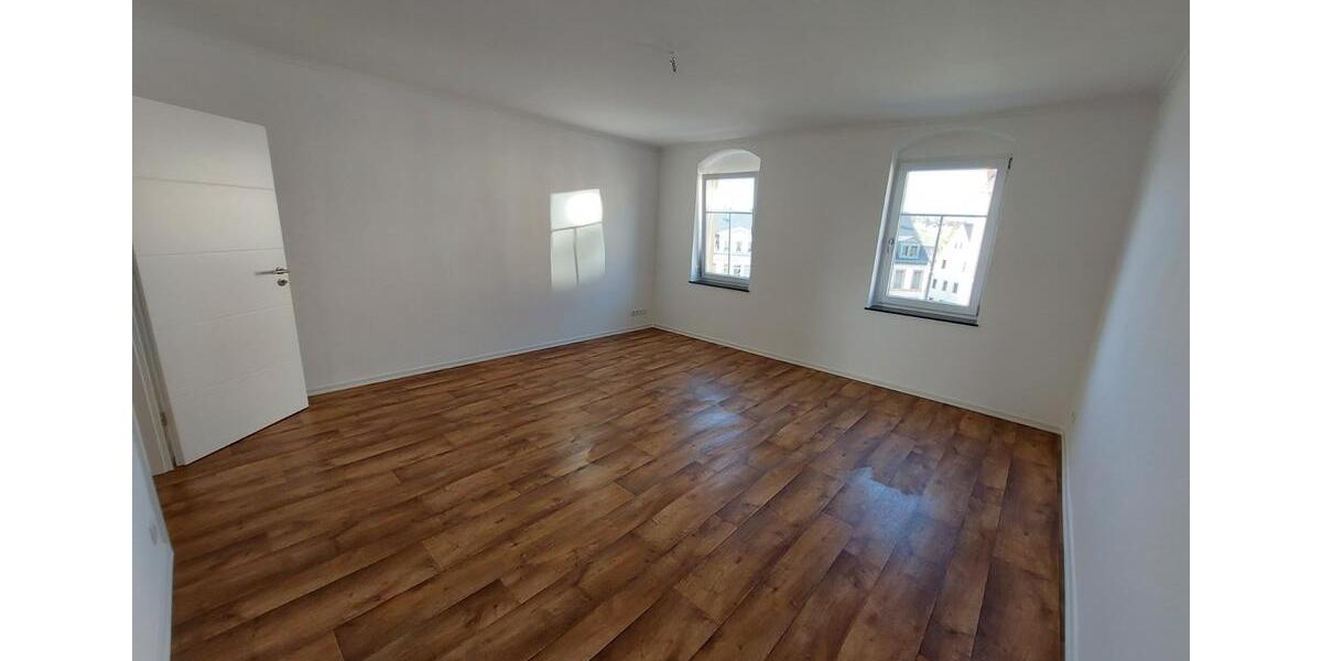 Etagenwohnung Geringswalde - 4 Zimmer, 104 m&sup2;, 580&euro; | Angebot:25721652