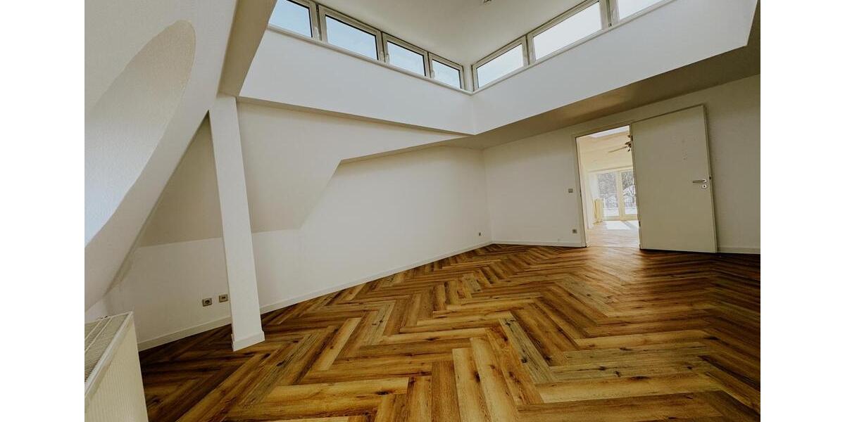 Dachgeschoßwohnung Oranienburg - 4 Zimmer, 135 m&sup2;, 2.050&euro; | Angebot:25795481