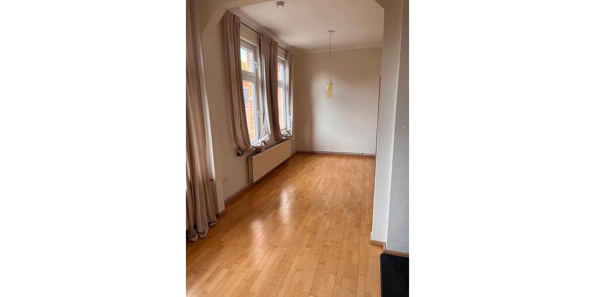 Etagenwohnung Emden - 5 Zimmer, 130 m&sup2;, 800&euro; | Angebot:26019066