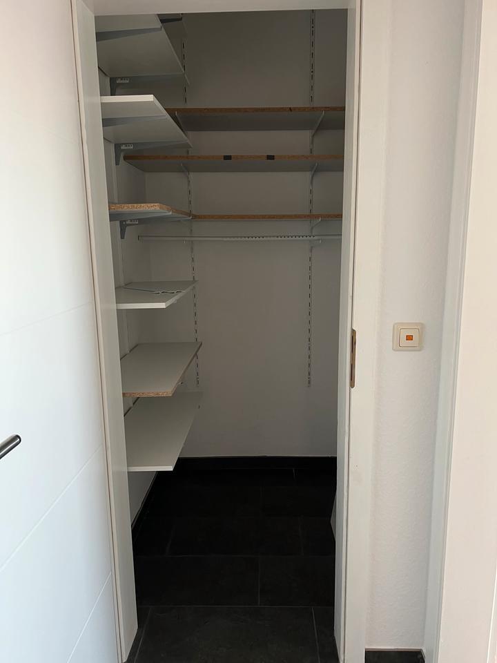 Großzügige 3-Zimmer Wohnung mit neuer Einbauküche zu vermieten zimmer