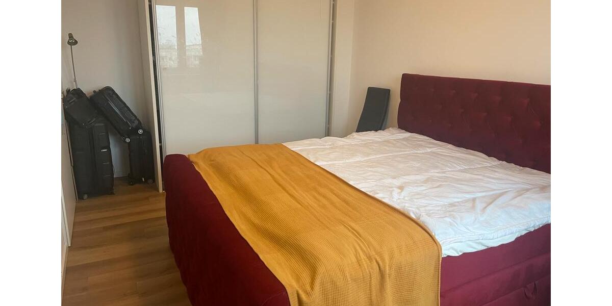 Etagenwohnung Berlin Hellersdorf - 4 Zimmer, 85 m&sup2;, 1.700&euro; | Angebot:26042702