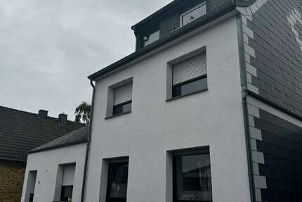 Wohnung Geilenkirchen / Tripsrath Tripsrath - 4 Zimmer, 110 m&sup2;, 1.250&euro; | Angebot:27370500