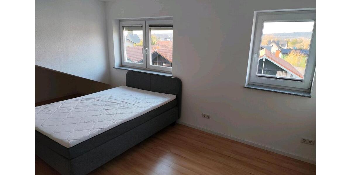Dachgeschoßwohnung Hennef (Sieg) - 2 Zimmer, 70 m&sup2;, 900&euro; | Angebot:26679364