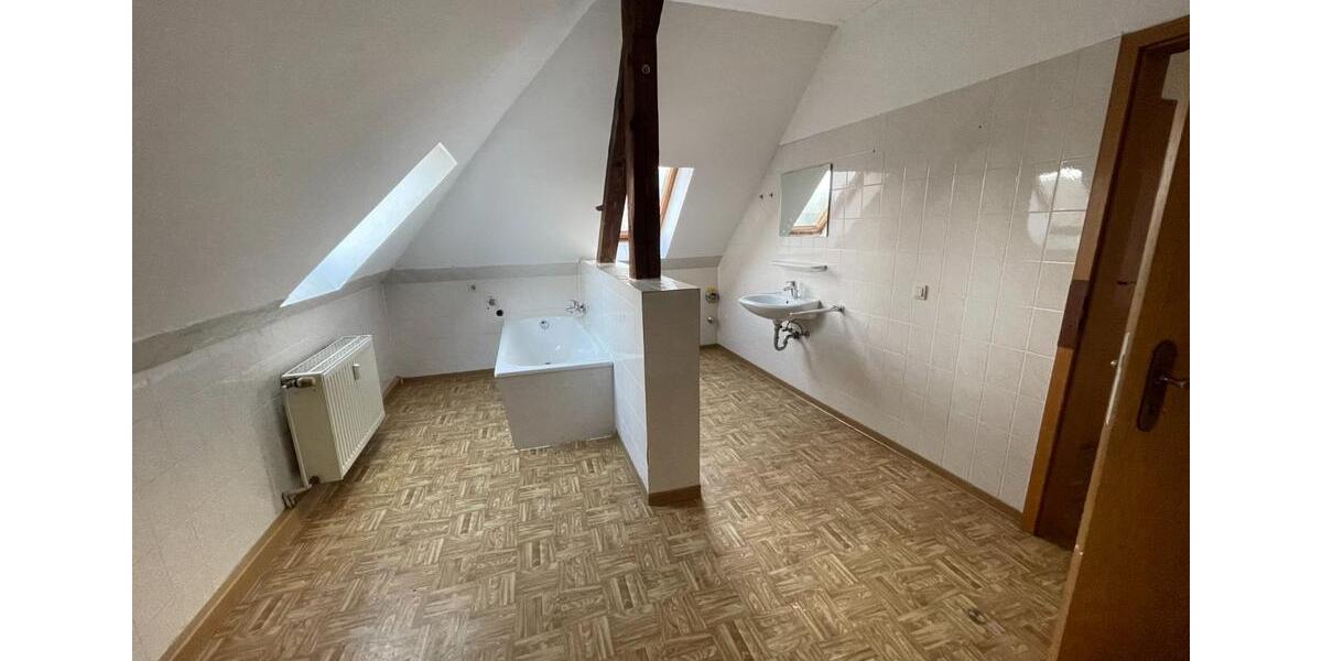 Dachgeschoßwohnung Büren - 3 Zimmer, 62 m&sup2;, 430&euro; | Angebot:24769524