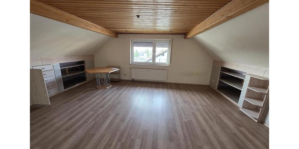 Dachgeschoßwohnung Ötzingen - 3 Zimmer, 92 m&sup2;, 785&euro; | Angebot:25901661