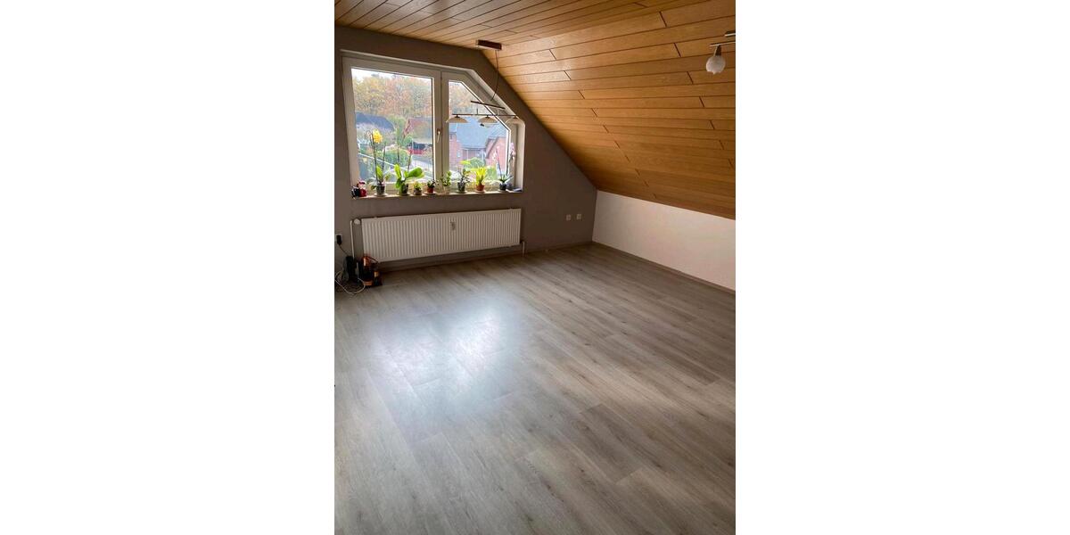 Dachgeschoßwohnung Gifhorn - 4 Zimmer, 950&euro; | Angebot:23621328