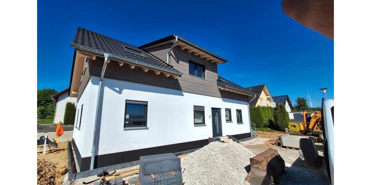 Dachgeschoßwohnung Kirchberg (Hunsrück) - 3 Zimmer, 96 m&sup2;, 1.075&euro; | Angebot:26689076