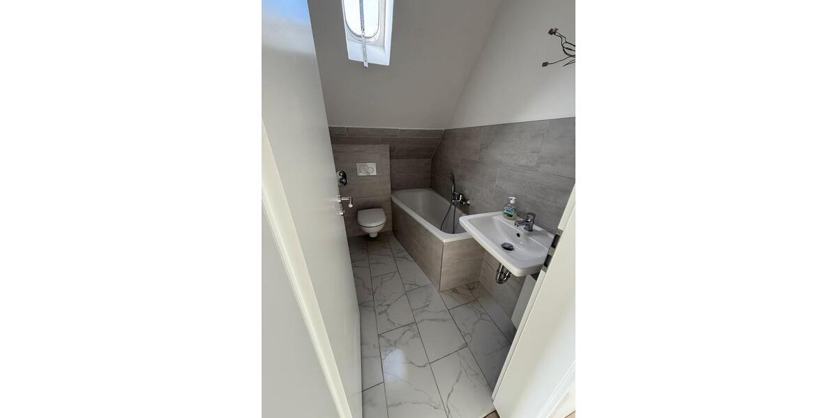 Dachgeschoßwohnung Hückelhoven - 4 Zimmer, 92 m&sup2;, 1.150&euro; | Angebot:25924130