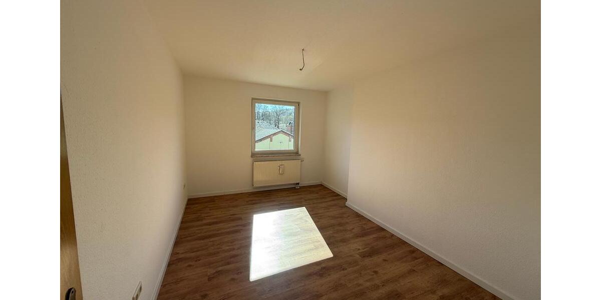 Etagenwohnung Greiz - 2 Zimmer, 60 m&sup2;, 318&euro; | Angebot:26070755