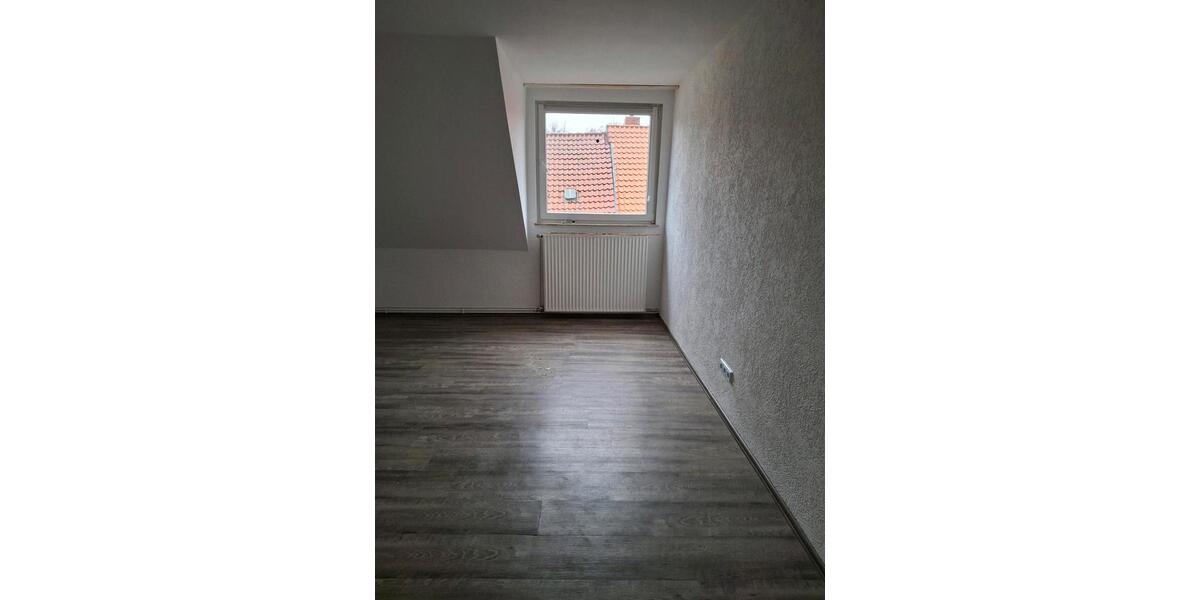 Dachgeschoßwohnung Schöningen - 2 Zimmer, 75 m&sup2;, 350&euro; | Angebot:25048151