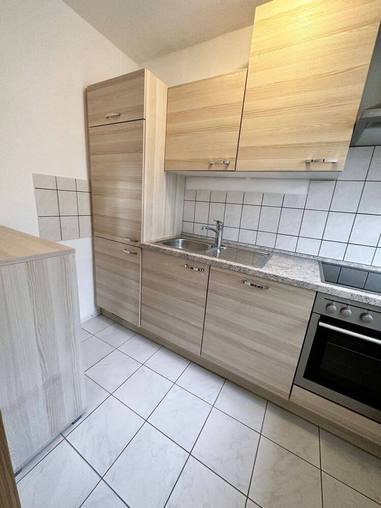 Schöne 3 ZW + EssZimmer mit 35 m² Terrasse in ruhiger Lage