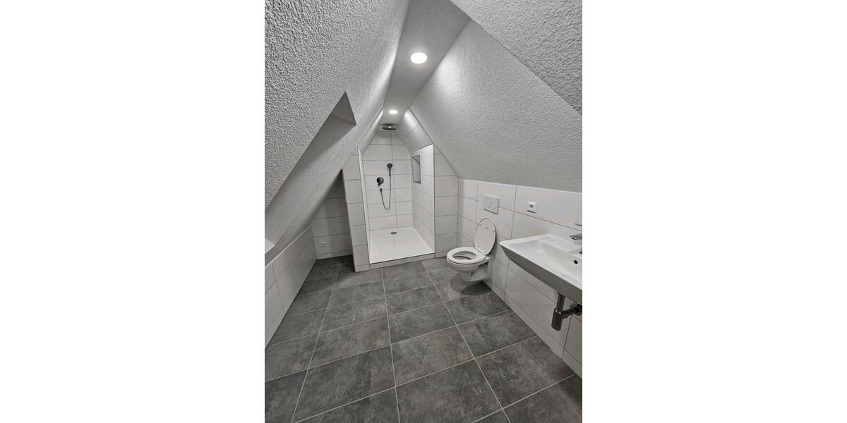 Dachgeschoßwohnung Eislingen (Fils) - 2 Zimmer, 65 m&sup2;, 850&euro; | Angebot:26537282