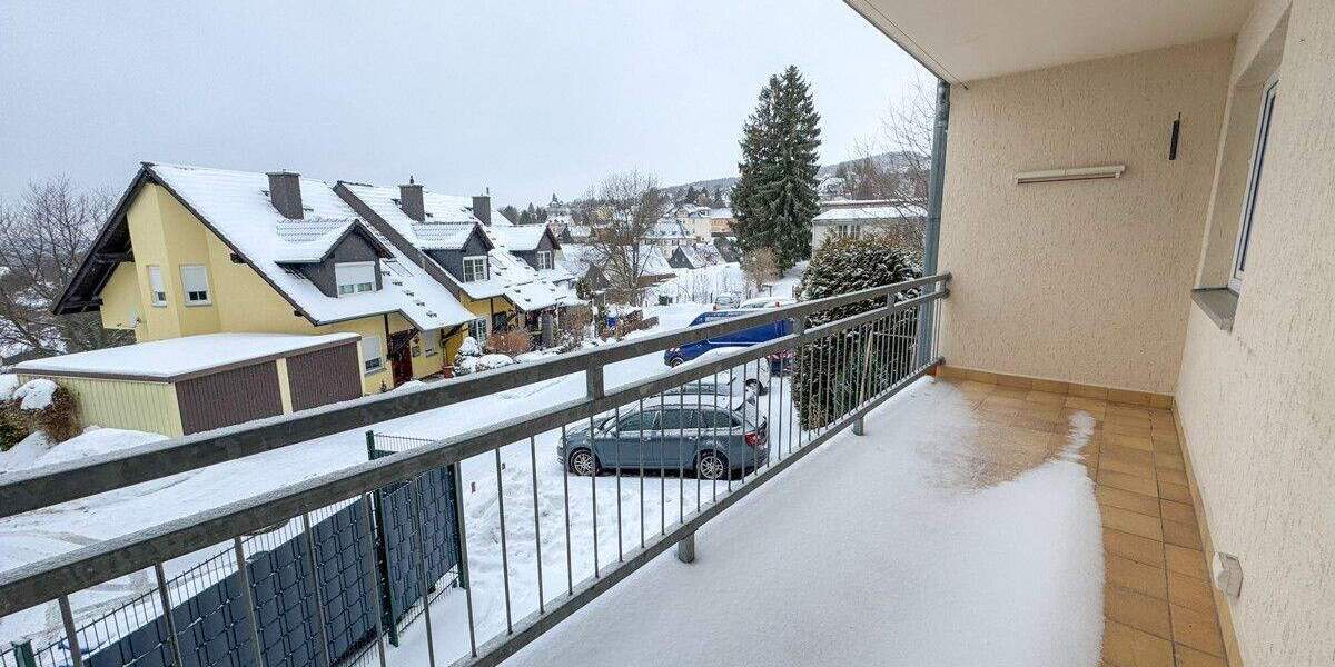 4-Raum-Wohnung mit großem Balkon in Bernsbach zu vermieten 4 zimmer