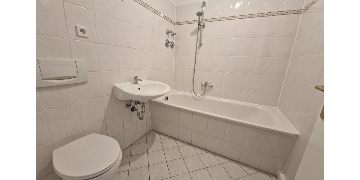 Etagenwohnung Dessau-Roßlau Brambach - 4 Zimmer, 65 m&sup2;, 389&euro; | Angebot:26549414