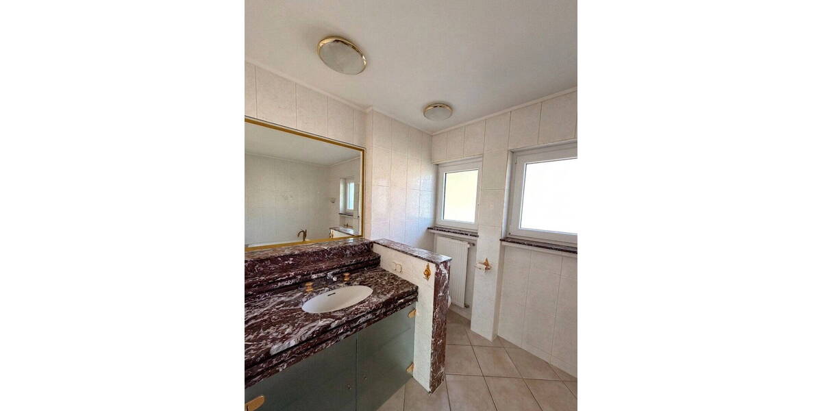 Einfamilienhaus Sulzbach - 7 Zimmer, 210 m&sup2;, 1.750&euro; | Angebot:26616848