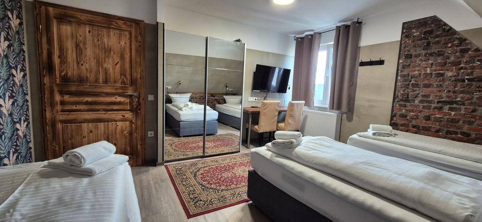 Wohnen auf Zeit Bielefeld Heepen - 11 Zimmer, 15 m&sup2;, 20&euro; | Angebot:26019216