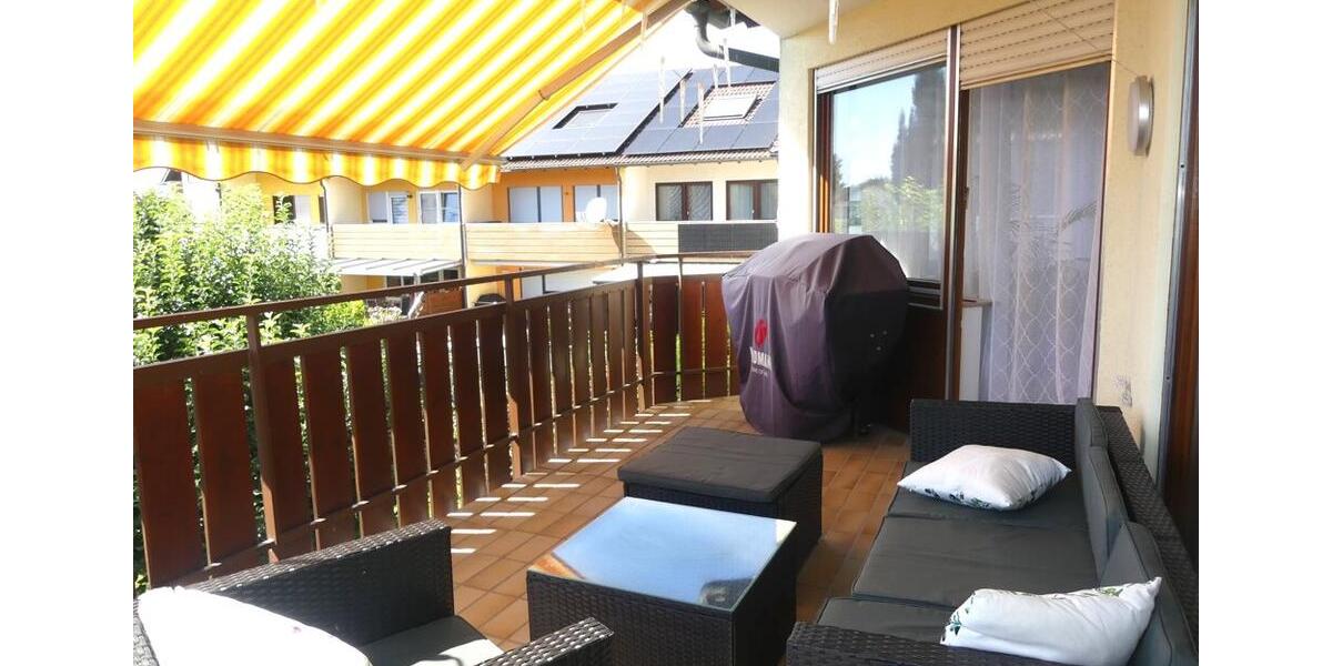 Schicke 3 Zimmer Wohnung mit einem sonnigen Balkon und PKW Stellplatz. Frei ab ab sofort! 3 zimmer