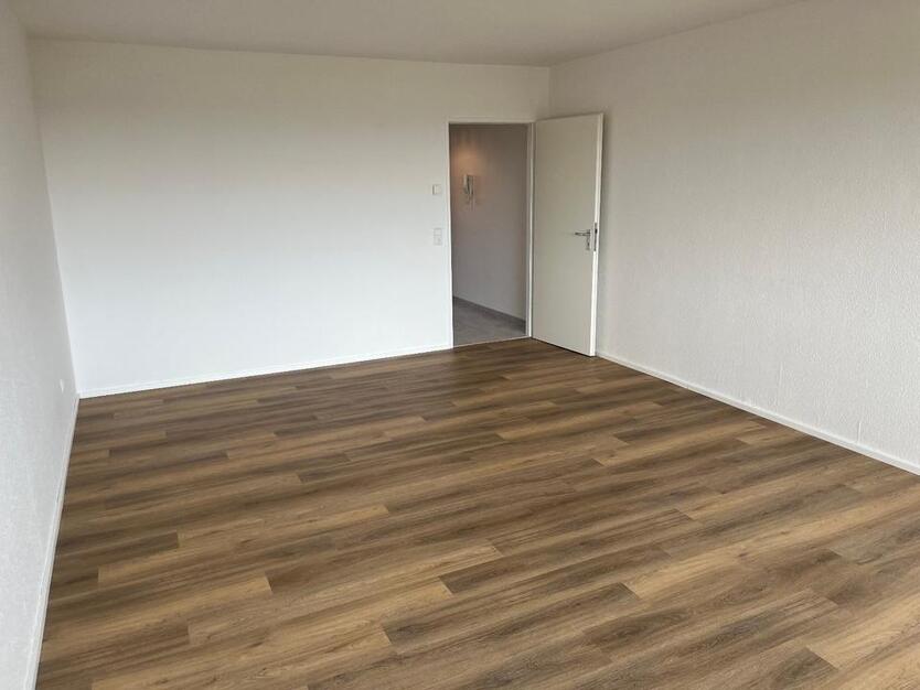 Möblierte Ein-Zimmer-Wohnung: Erstbezug nach Sanierung