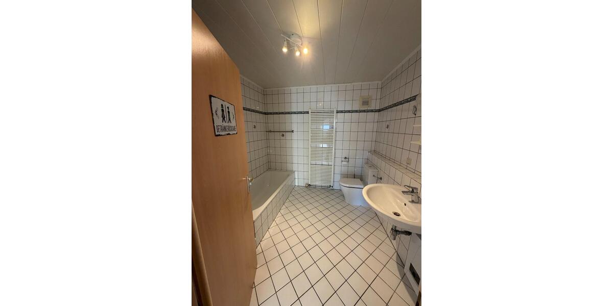 Dachgeschoßwohnung Püttlingen - 4 Zimmer, 75 m&sup2;, 690&euro; | Angebot:24476334