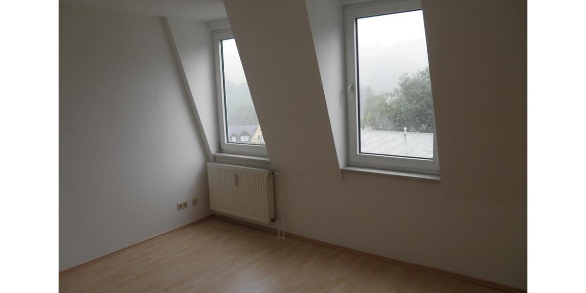 Dachgeschoßwohnung Zschopau - 2 Zimmer, 52 m&sup2;, 335&euro; | Angebot:24946762