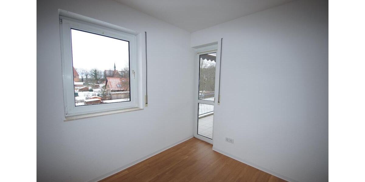 Dachgeschoßwohnung Neukloster - 3 Zimmer, 67 m&sup2;, 689&euro; | Angebot:25641407