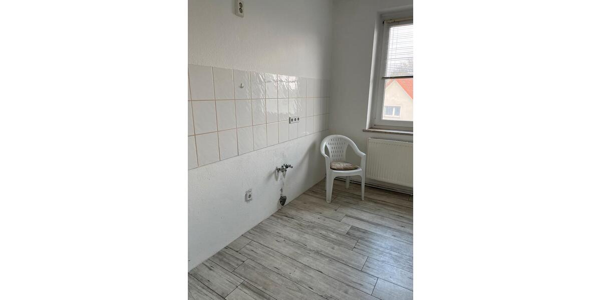 Etagenwohnung Lauchhammer - 4 Zimmer, 82 m&sup2;, 440&euro; | Angebot:26479641