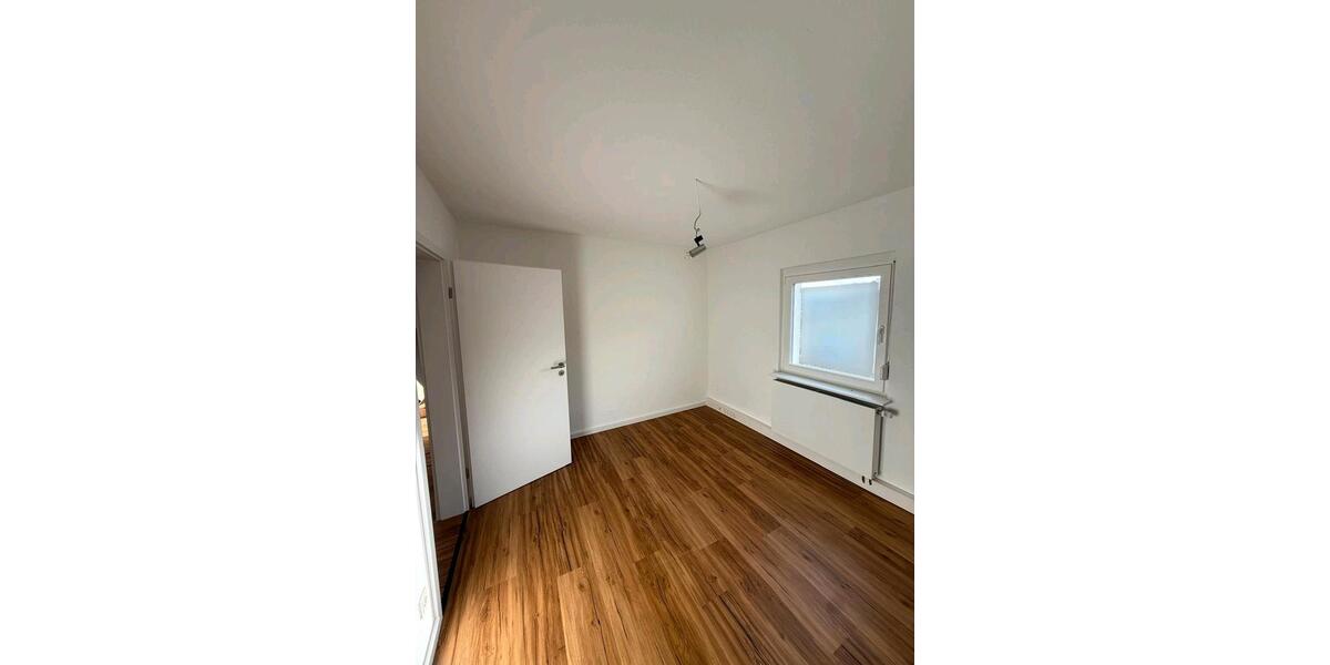 Einfamilienhaus Walldürn - 5 Zimmer, 100 m&sup2;, 1.100&euro; | Angebot:24741456