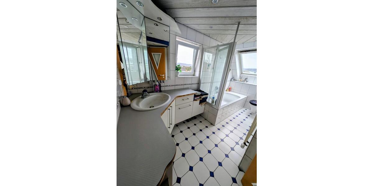 Etagenwohnung Obersulm - 4 Zimmer, 111 m&sup2;, 1.100&euro; | Angebot:24627419