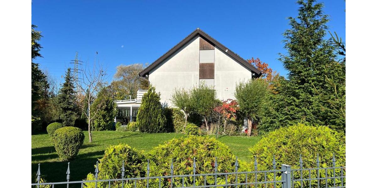 Etagenwohnung Neunkirchen Innenstadt - 5 Zimmer, 130 m&sup2;, 1.350&euro; | Angebot:23971790