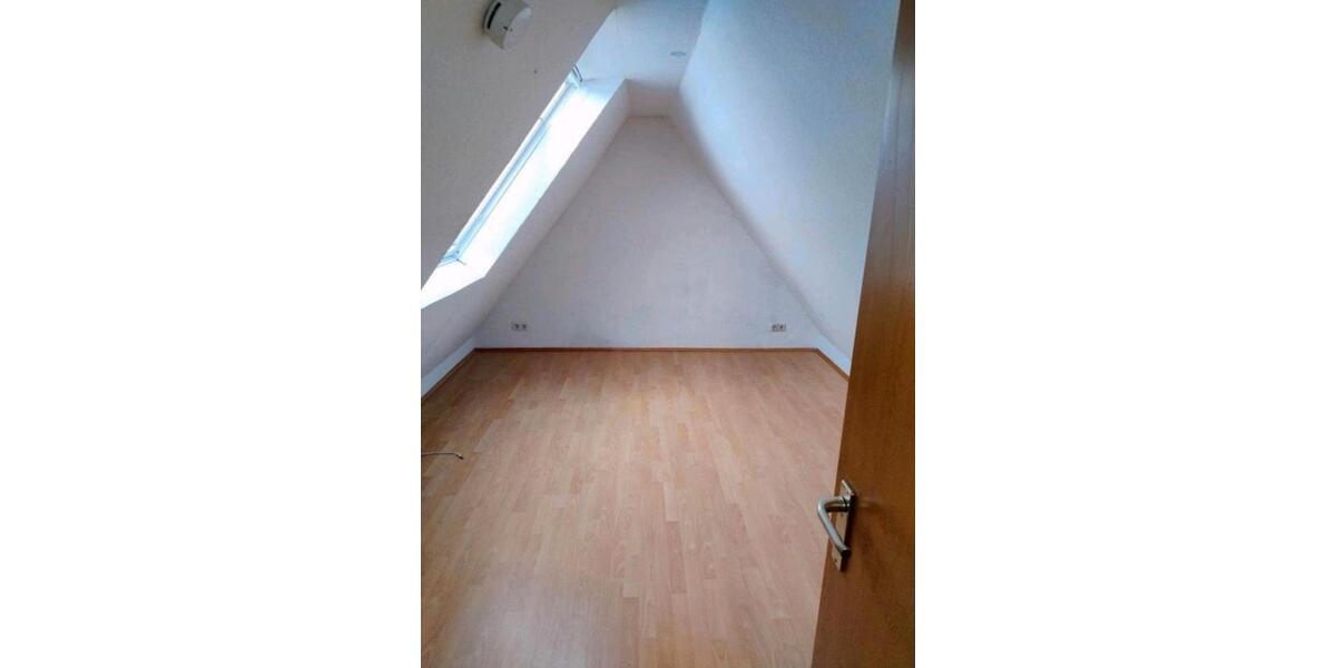 Dachgeschoßwohnung Gelsenkirchen Gelsenkirchen-Mitte - 3 Zimmer, 70 m&sup2;, 570&euro; | Angebot:24375080
