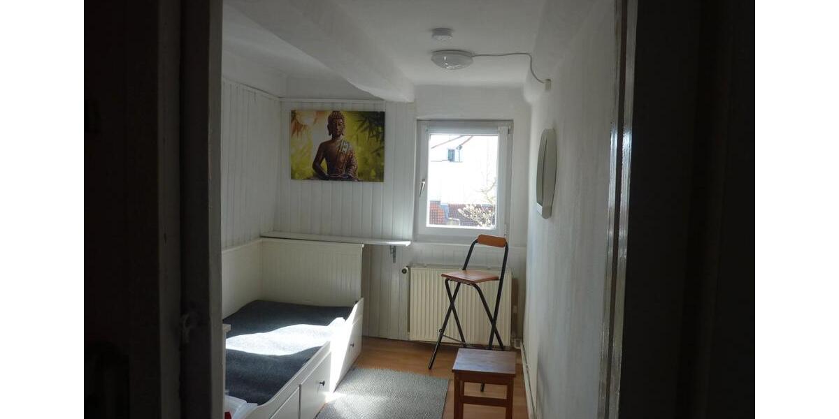 Etagenwohnung Hildesheim - 2 Zimmer, 30 m&sup2;, 180&euro; | Angebot:25977912