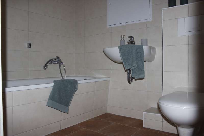 Etagenwohnung Oschersleben Oschersleben - 3 Zimmer, 65 m&sup2;, 402&euro; | Angebot:26570263