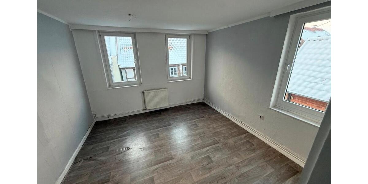 Dachgeschoßwohnung Bückeburg - 5 Zimmer, 130 m&sup2;, 790&euro; | Angebot:26220573